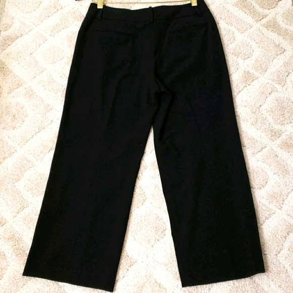 Women's wide leg ankle length pants. - Picture 2 of 4